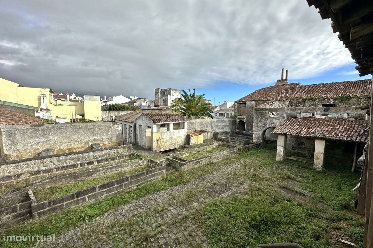 Conjunto Patrimonial para Investimento - Centro histórico de Lagoa - Grande imagem: 4/27