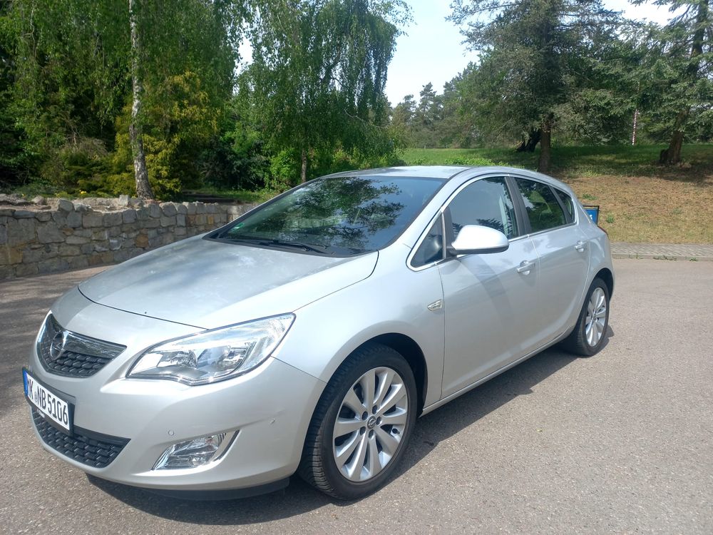 Opel Astra J 1.6 Edition Sport 2010