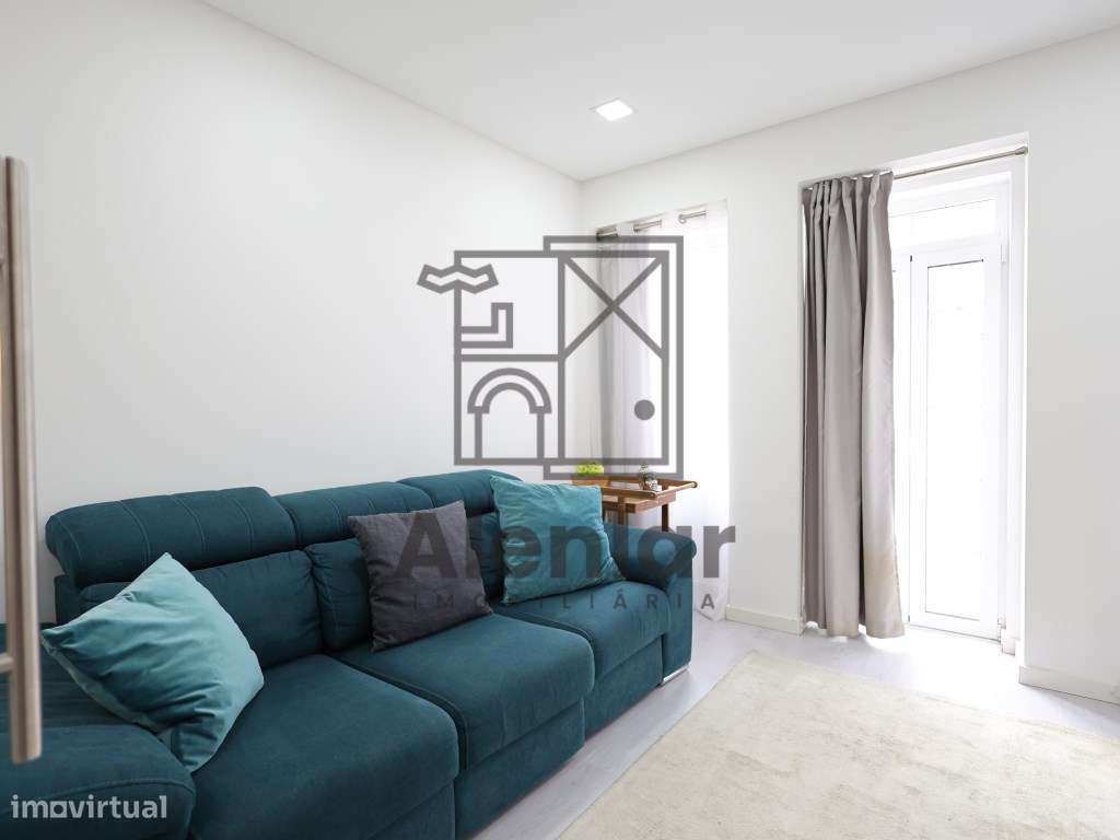 Moradia T3 como nova, no centro de Alhandra-18