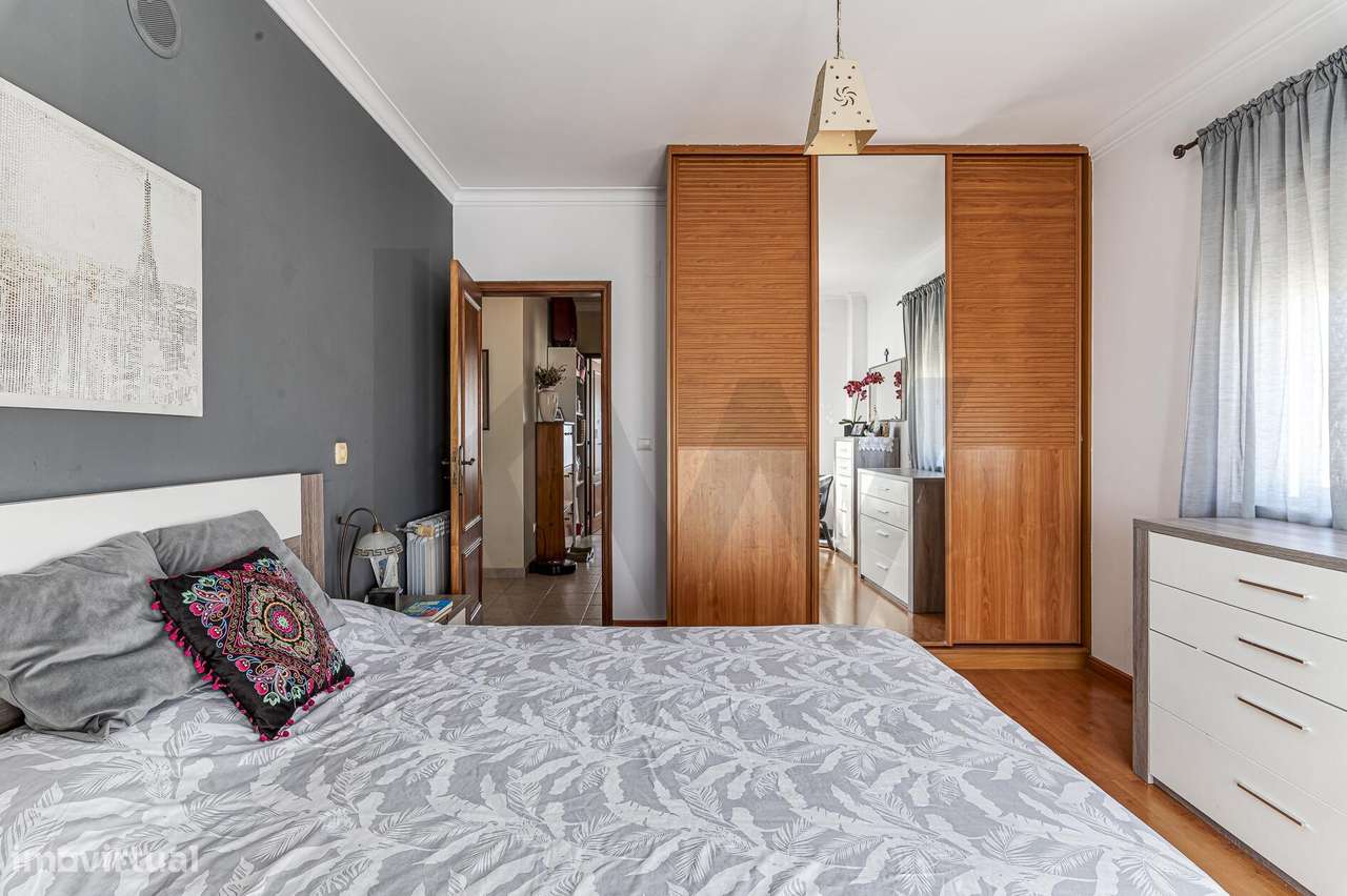 Apartamento T3 com elevador e vista desafogada, Urbanização do Moinho,-30