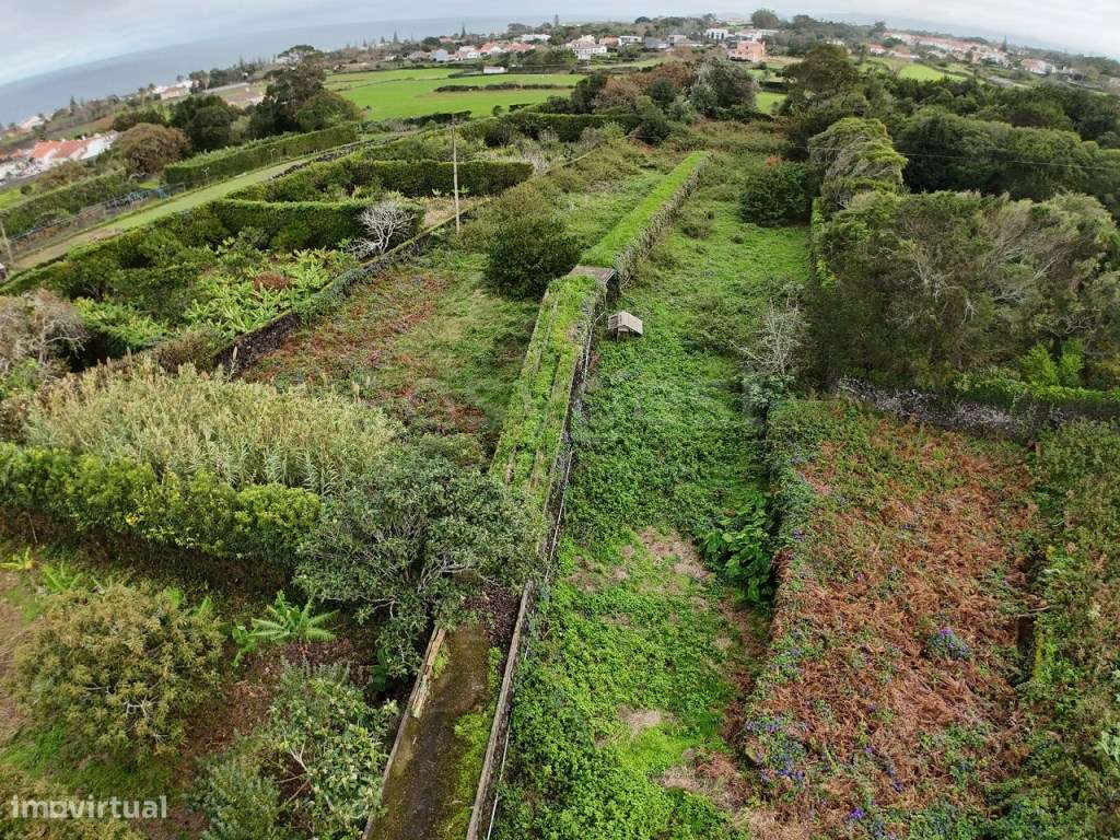 Moradia T3 nas Capelas com Terreno com Viabilidade de Construção-11