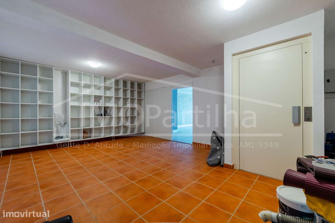 Moradia T5 C/ Piscina e campo de Basketball - Sintra-24