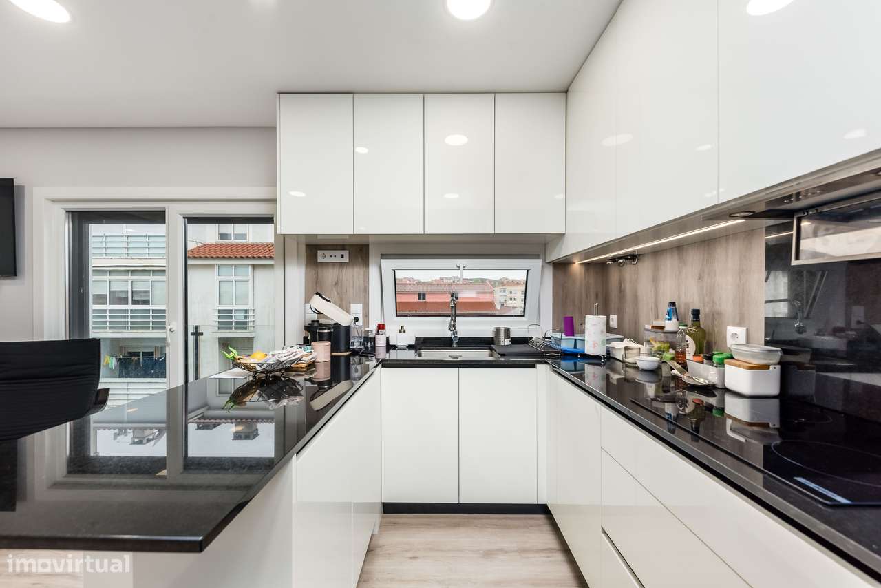 T2 Casal de Cambra | Seminovo | Garagem e Varanda-5