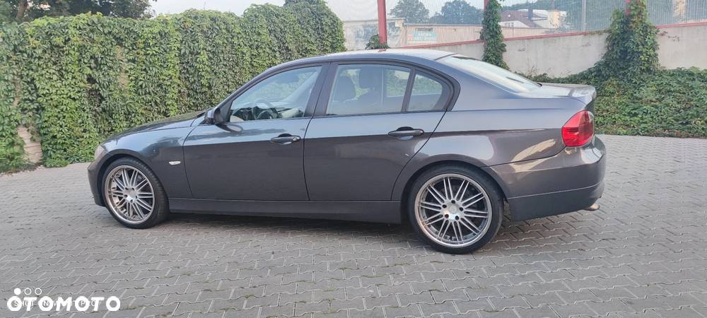 BMW Seria 3 320d - 12