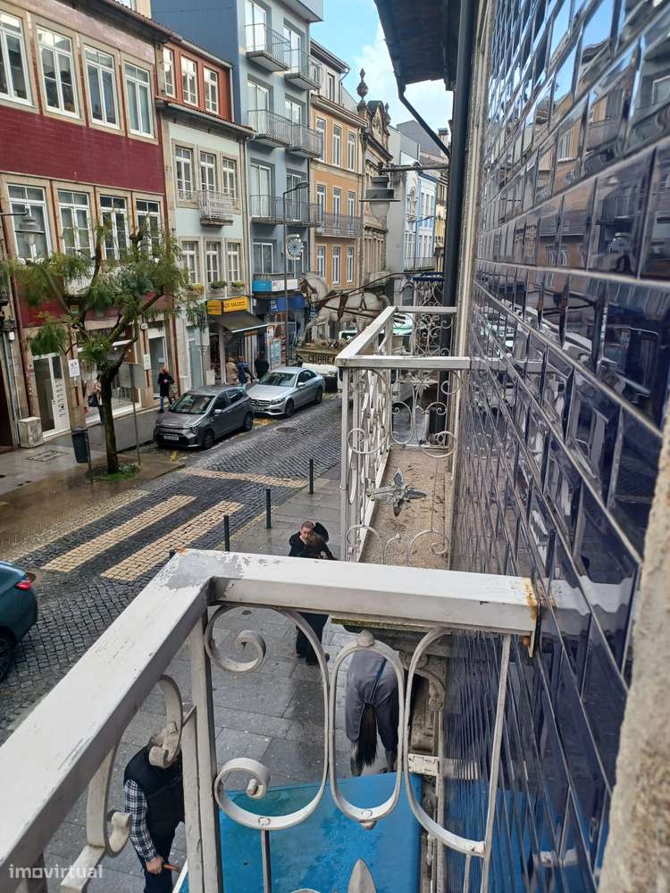 T1+1 Semi-Novo para Arrendamento – Rua dos Chãos | Centro de Braga - Grande imagem: 2/25