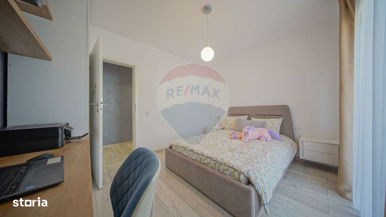 Vilă modernă, cu garaj, panouri și pompă de căldură, Cristian-16