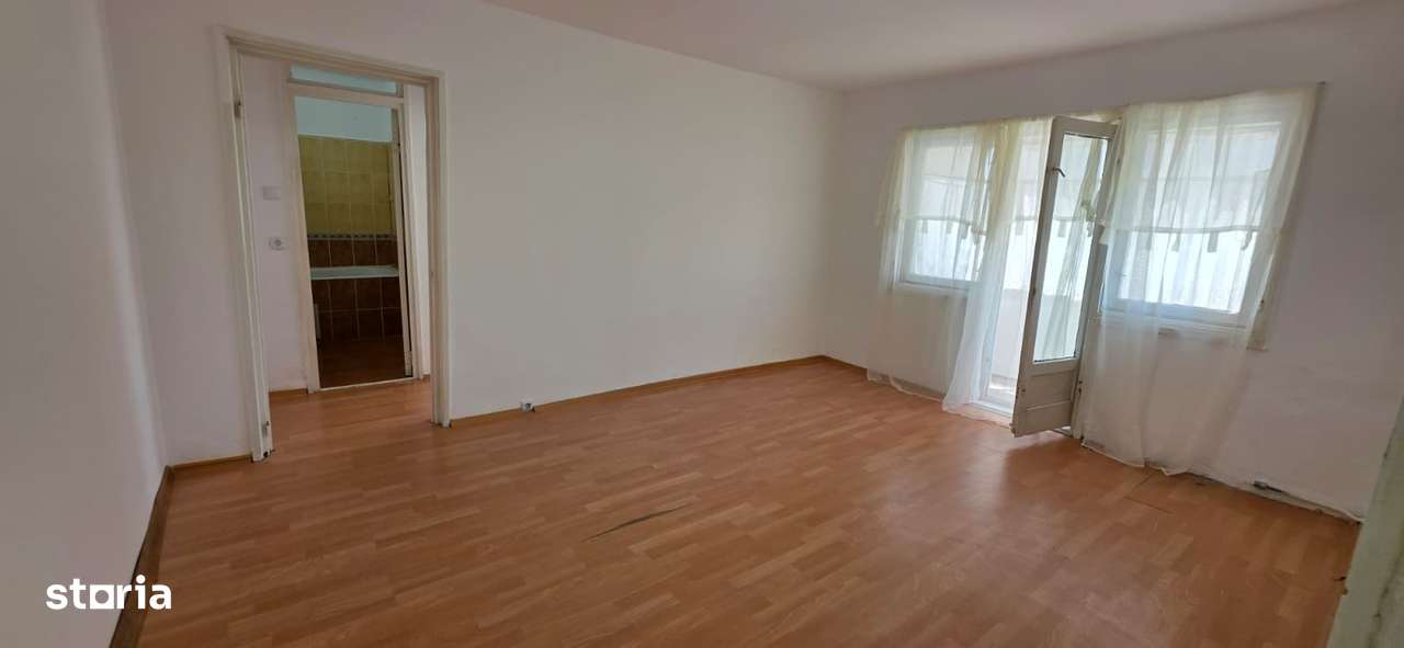 Central- 2 camere – Str. Miron Costin Bacau  Locatie excelenta-0