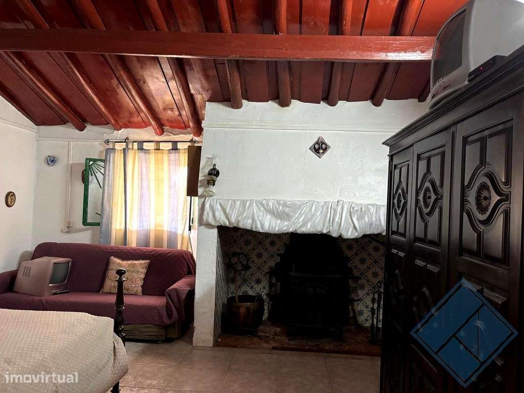 Monte Alentejano com Piscina, Vinha e Árvores de Fruto-24