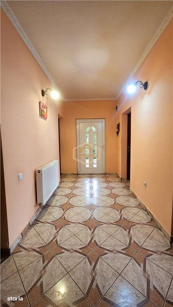 Aproape de oras: Casa 3 dormitoare, curte frumoasa si terasa - Imagine principală: 5/20