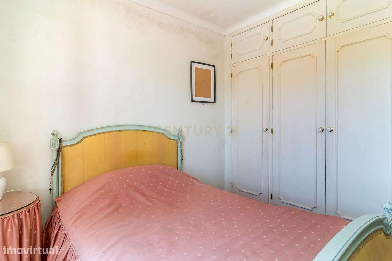 Quinta de 14000m2 com moradia T4 e piscina | Sintra-20