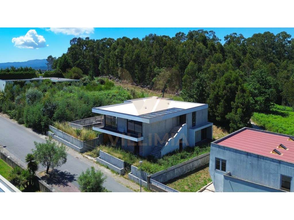 Moradia T4 de Luxo com Piscina | Campo de Golfe de Ponte de Lima-46