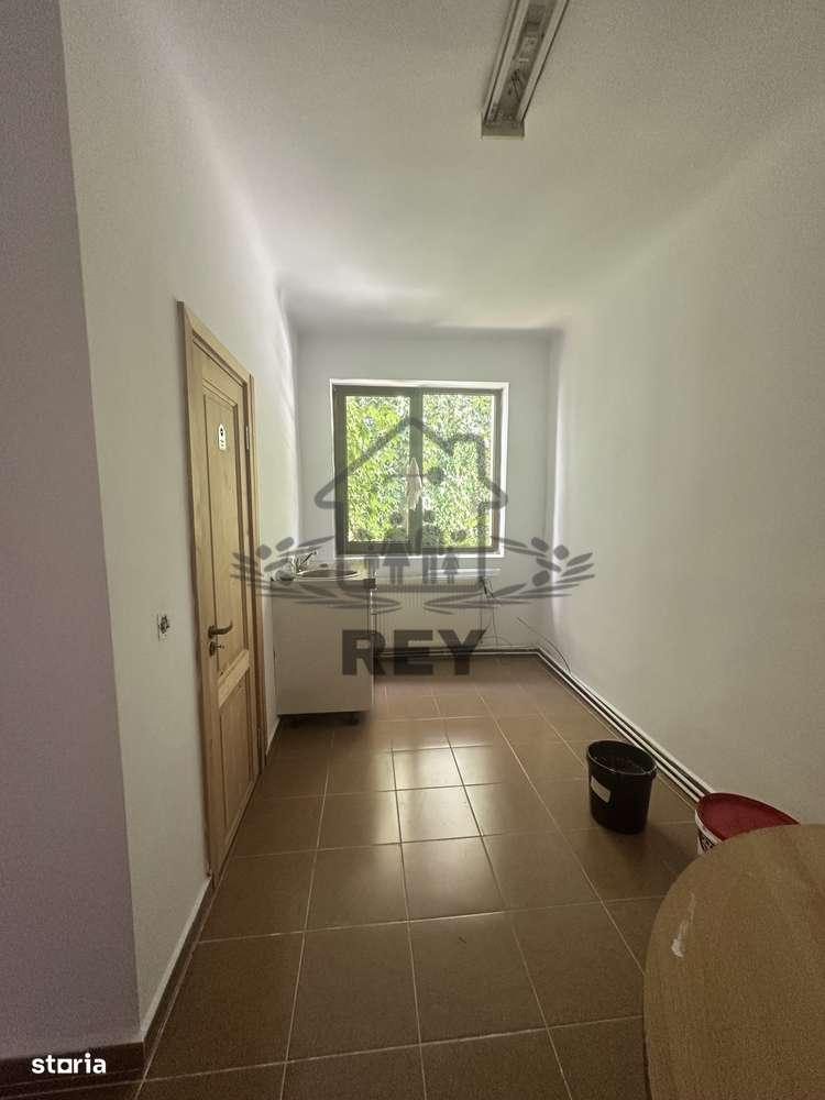 Apartament 3 camere zona Parcul Sub Arin- B. Victoriei - Imagine principală: 2/14