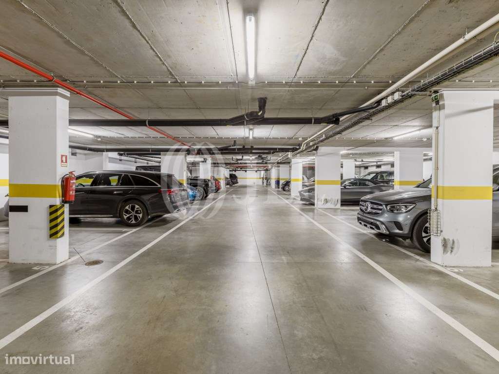 Lugar de estacionamento privativo, em Alcântara, Lisboa - Grande imagem: 4/16