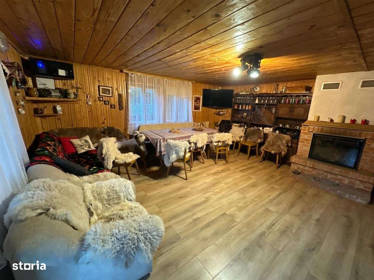 Casa de vanzare pe Balea, Transfagarasan - 8 camere, teren 971 mp - Imagine principală: 2/13