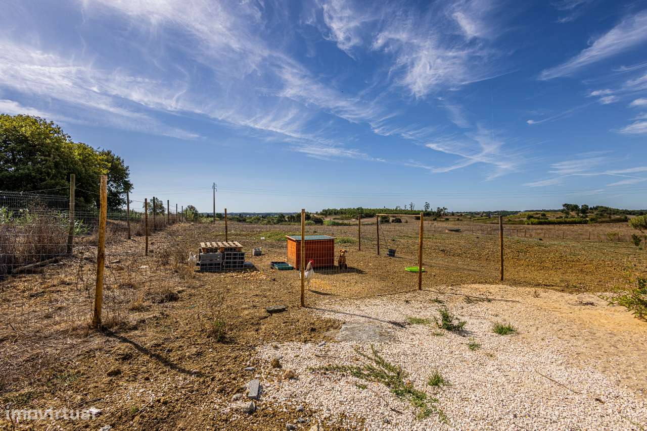 Excelente propriedade com área total de 13 680m2, localizada na Ereira-15