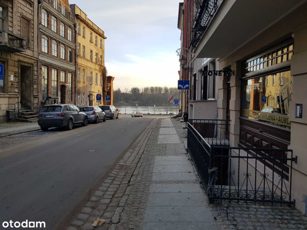 Lokal 197m2 "Czeski Sen" pub bar Łazienna 9