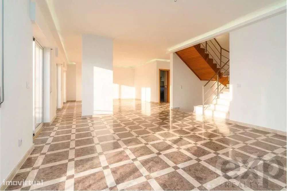 Fabuloso apartamento T5 triplex com piscina e amplos terraços no centr - Grande imagem: 3/54