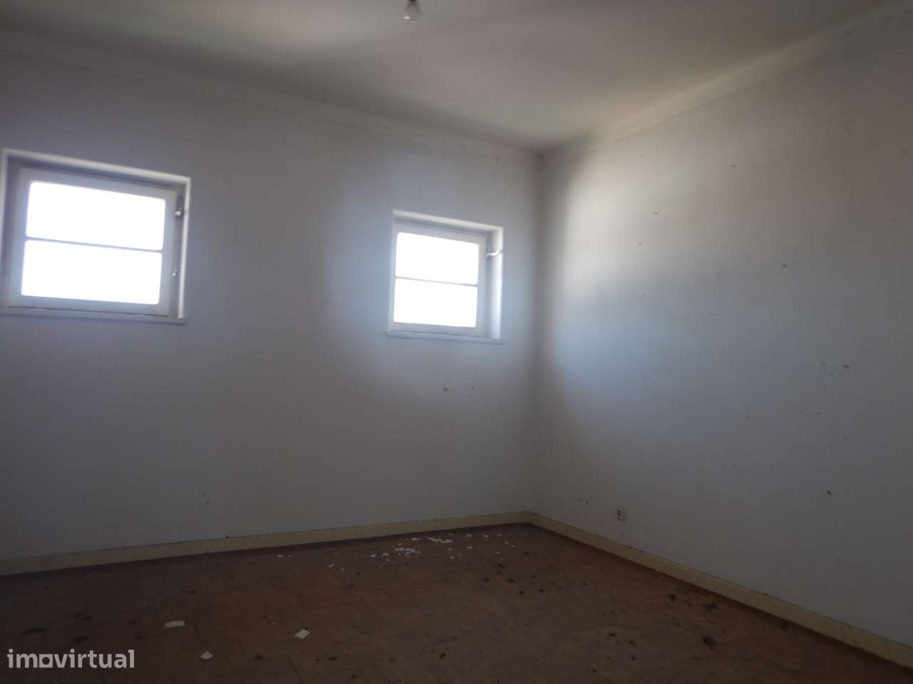 Imóvel Histórico de 1944 para Renovação-8