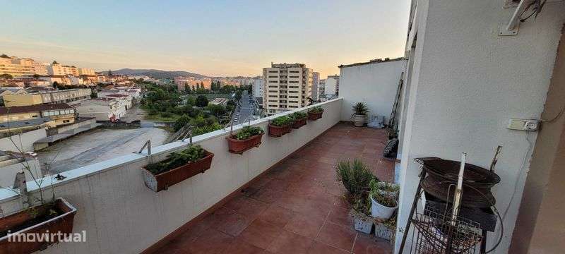 T3 perto do centro de Braga, com grande terraço e vistas deslumbrantes - Grande imagem: 4/10