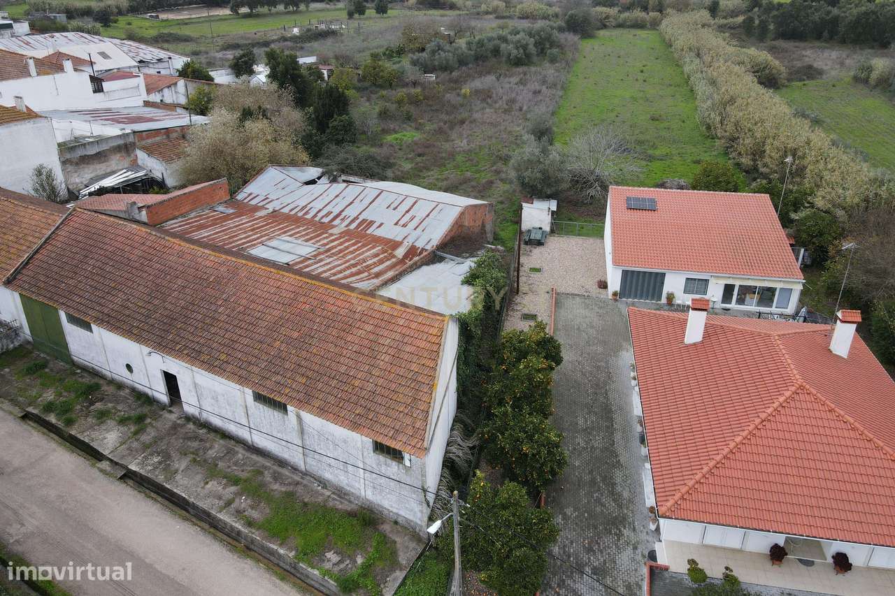 Espaçoso Térreo com Garagem em Localização Privilegiada-5
