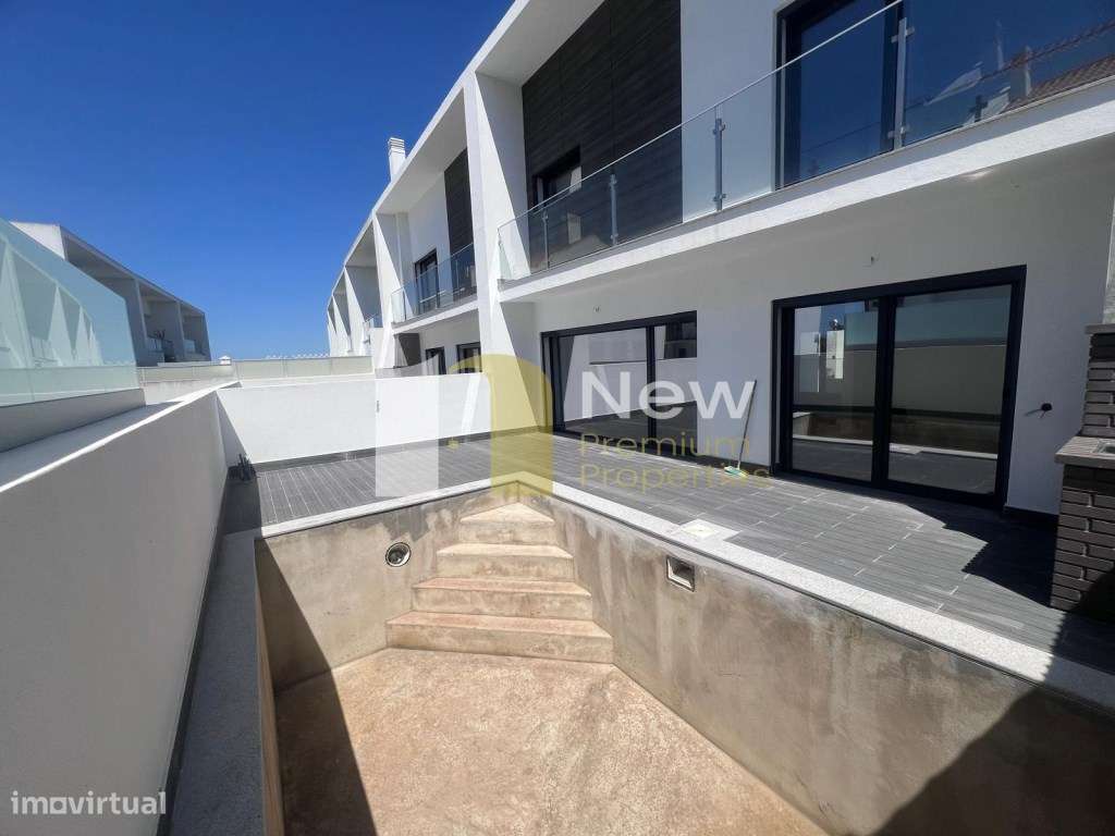 Moradia Nova T3+1 com Piscina em Alcochete.-7
