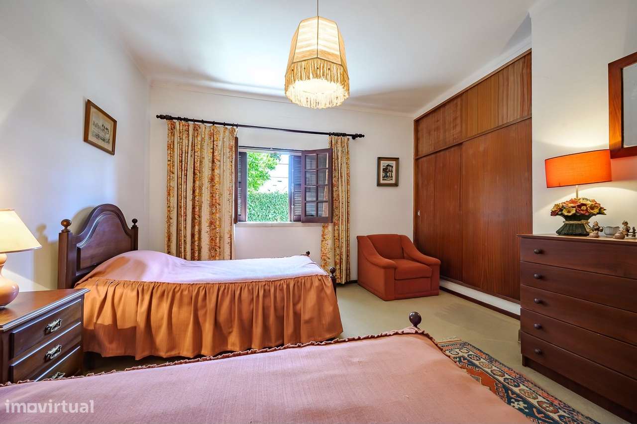 Moradia T4 com Jardim e Vista de Campo na Golegã-15