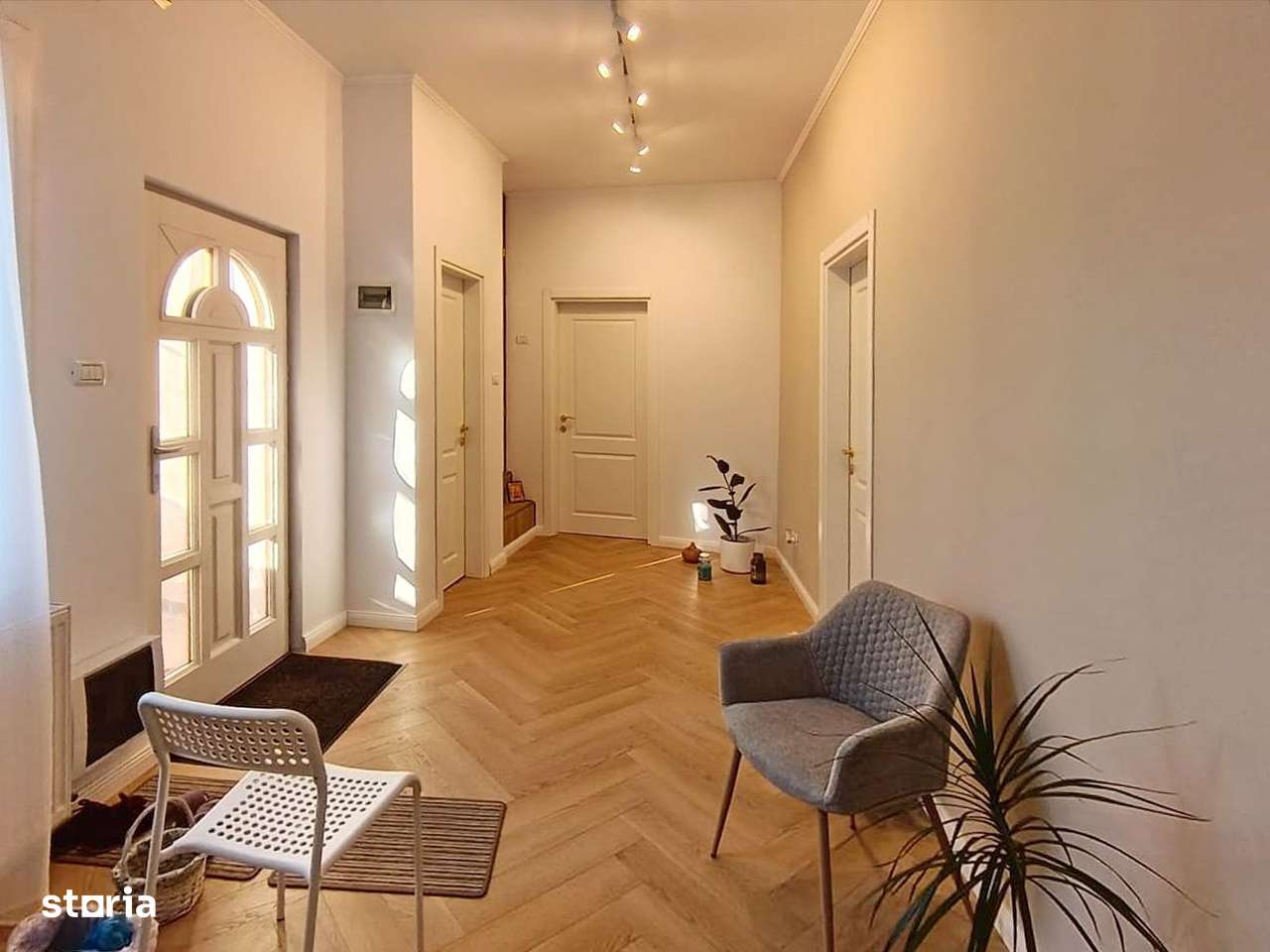 Vanzare Casa Grivitei - Imagine principală: 2/14