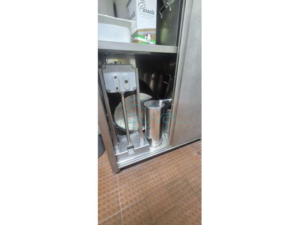 Talho e Charcutaria Tradicional - O Comércio de Proximidade no Port...-26