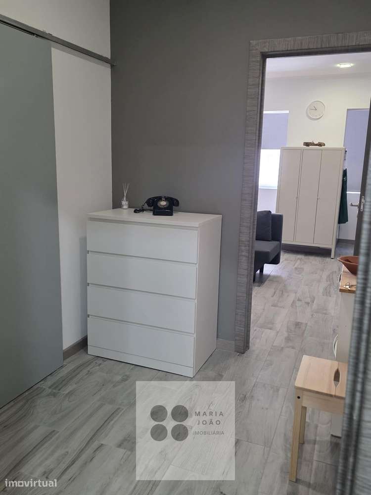Ótimo Apartamento no Centro de Alhandra, Remodelado.-3