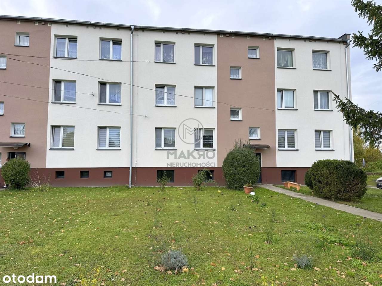 Garaż, Plac Zabaw, Zielona Okolica-12