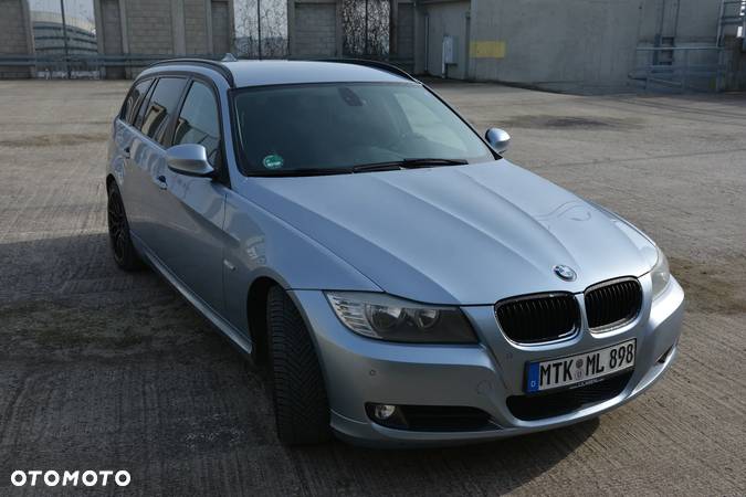 BMW Seria 3 318d Touring Luxury Line - 21