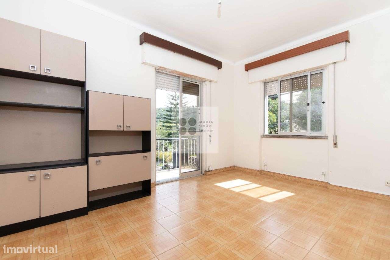 Moradia Bifamiliar, Quintal, Garagem, Local Sossegado.-11