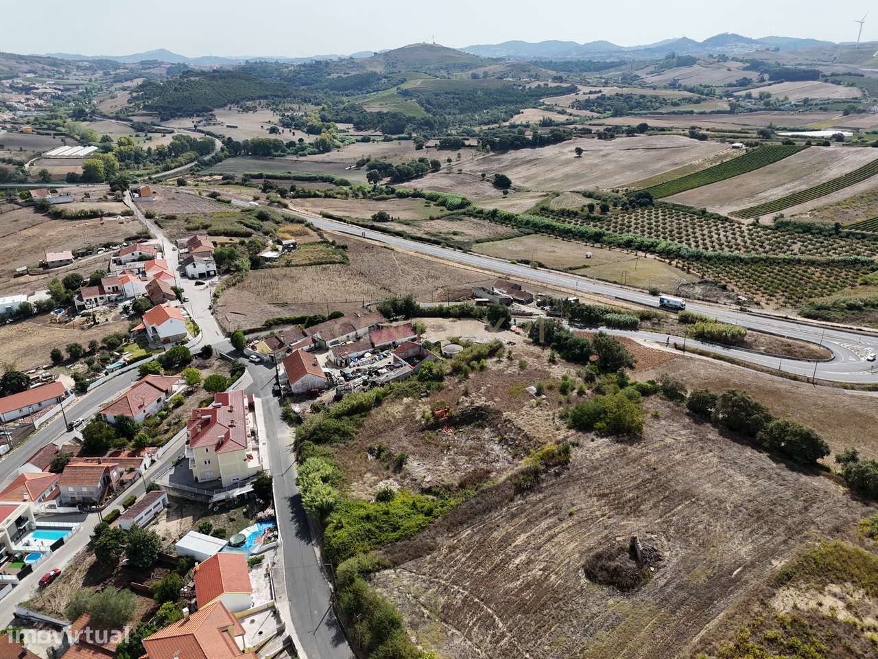 TERRENO PARA CONSTRUÇÃO - Grande imagem: 4/6