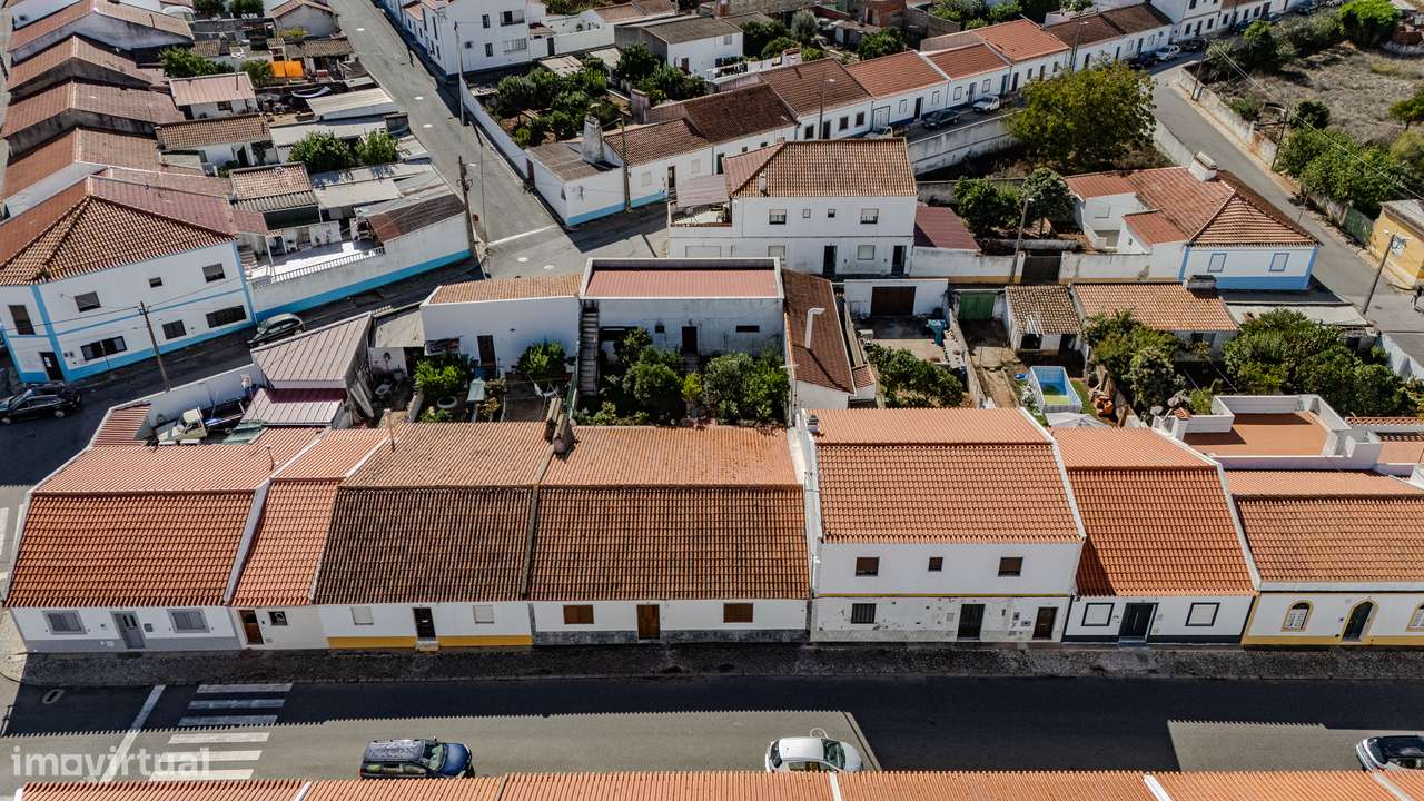 Moradia com Quintal e Garagem à Venda em Viana do Alentejo-55