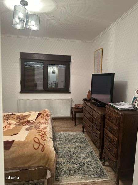 Casa de vanzare cu curte - Imagine principală: 4/8