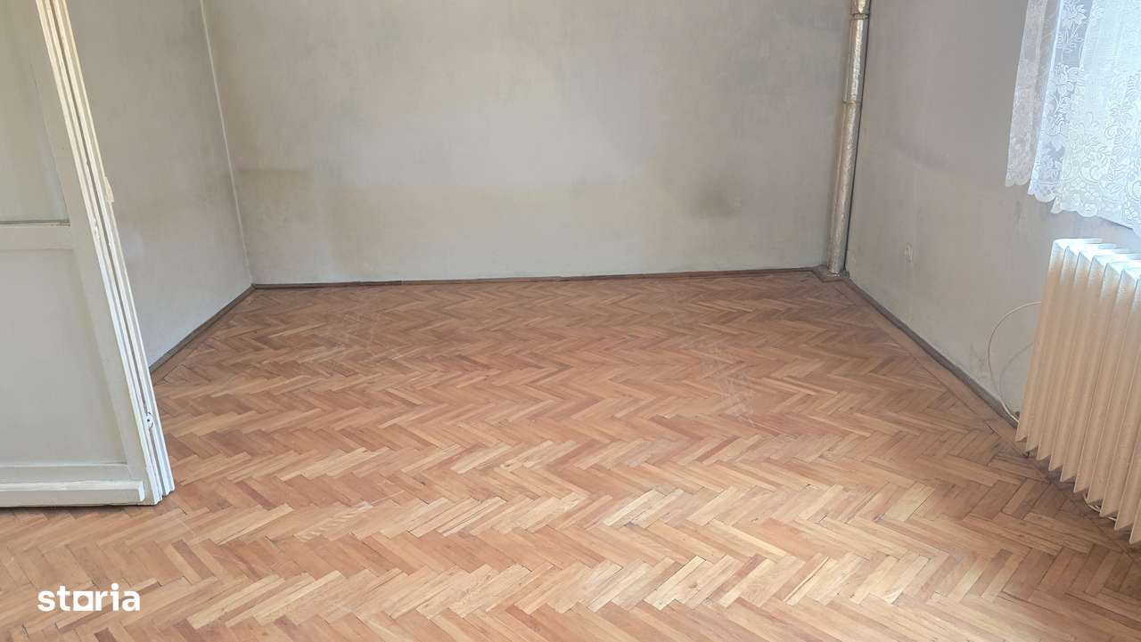 Vand apartament 2 camere decomandat in Deva, zona Gojdu, etaj 1-1