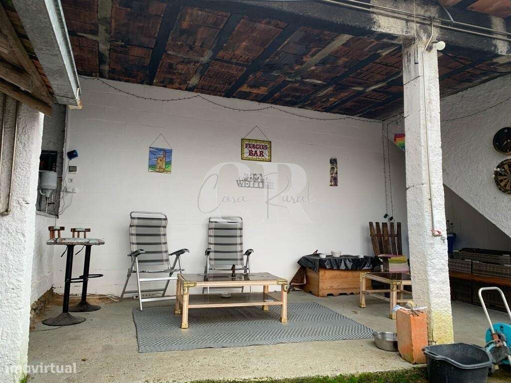 Casa de 4 quartas renovada com terreno em Vila Nova de Poiares-32