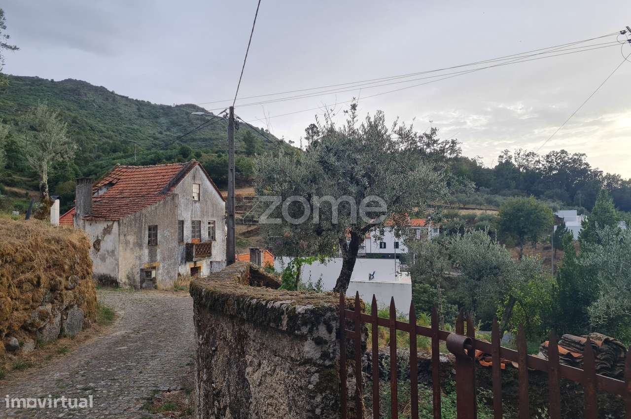 Moradia em ruínas em ALDEIAS | GOUVEIA
