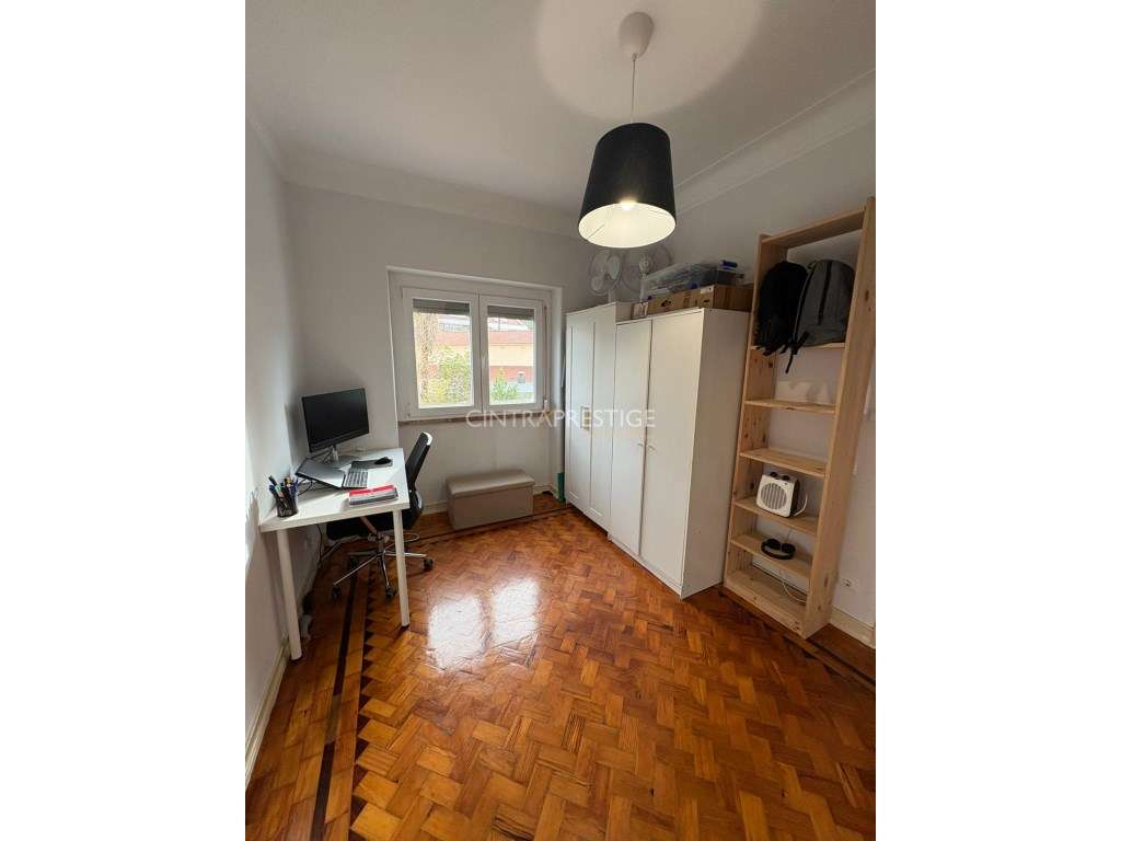 Apartamento T2 Remodelado com Varanda - Odivelas-Olival de Basto-18