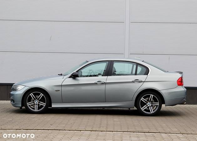 BMW Seria 3 325i - 11