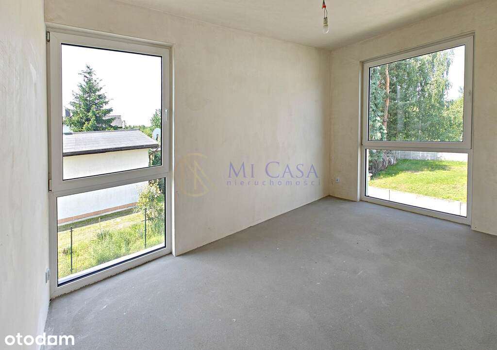 Funkcjonalny dom z dodatkowym pokojem na parterze-13