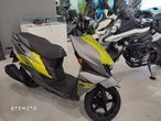 Suzuki Avenis - 6