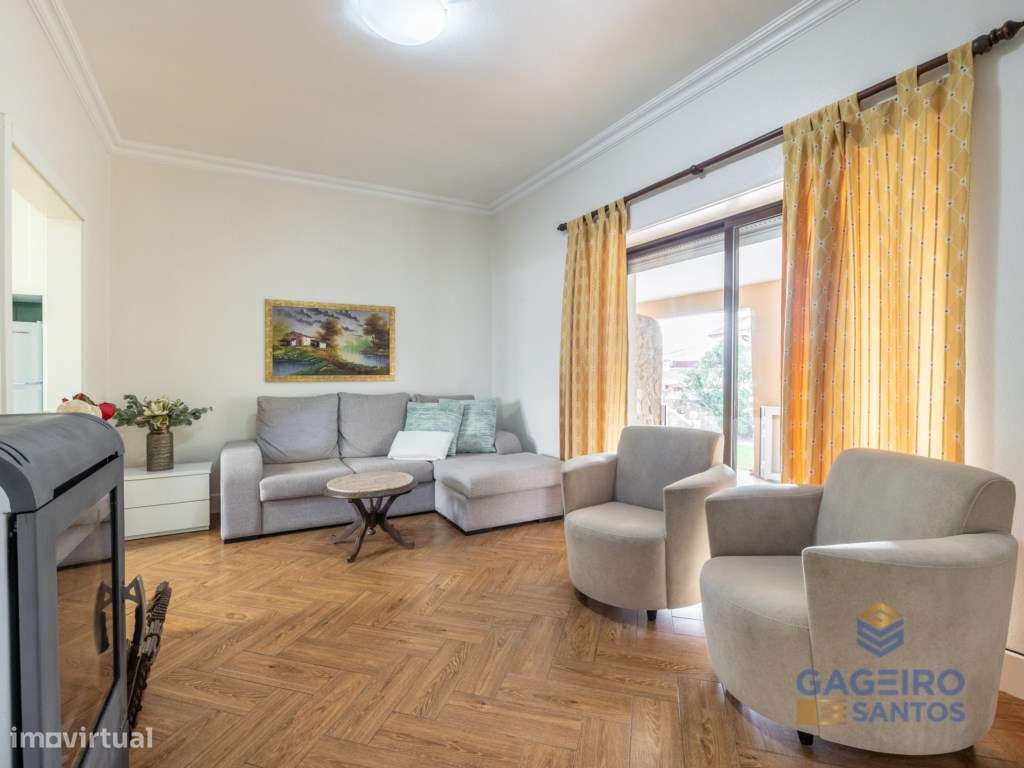 Moradia T2 + 1 com Jardim e Churrasqueira a 5 Minutos da Praia-10