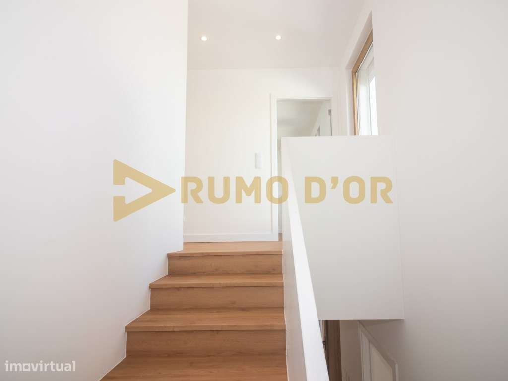 Moradia T3 em Freixial do Meio-14