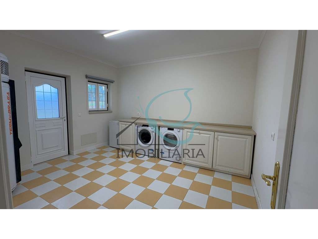 Moradia T5 com Vista para a Serra em Alenquer-38