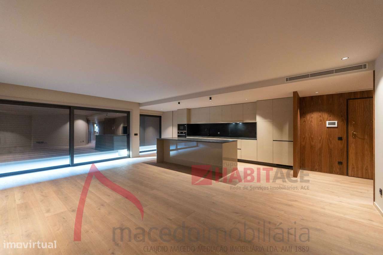 Apartamento T3 Novo para Arrendamento  em São Vicente - Grande imagem: 2/49