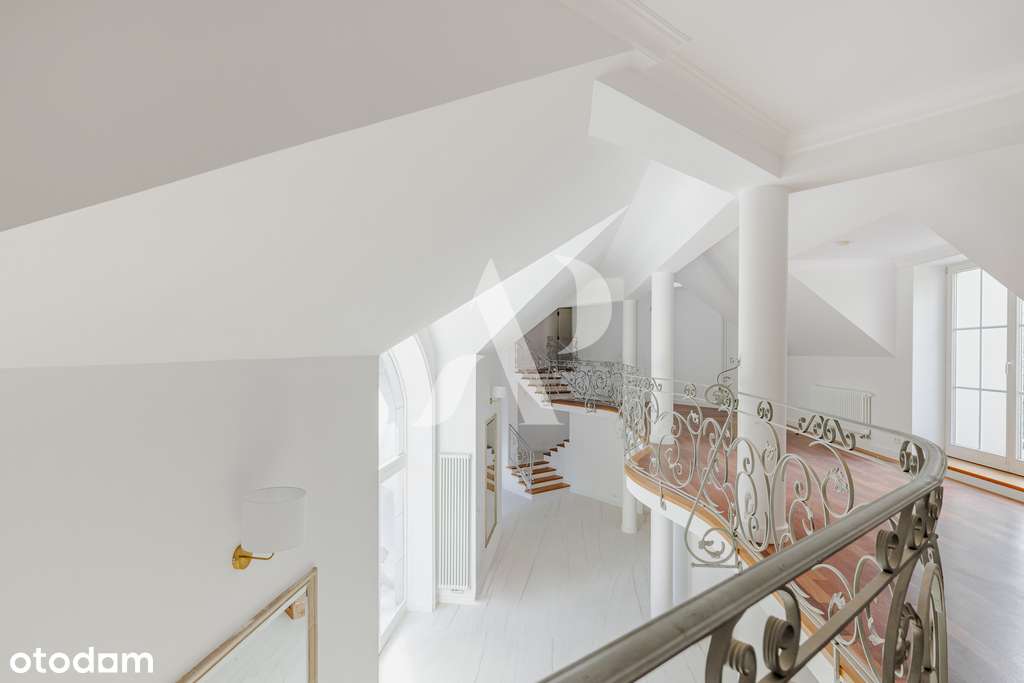 Wyjątkowa Rezydencja z basenem w Dąbrowie Leśnej-12