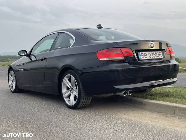 BMW Seria 3 330xd Coupe - 5