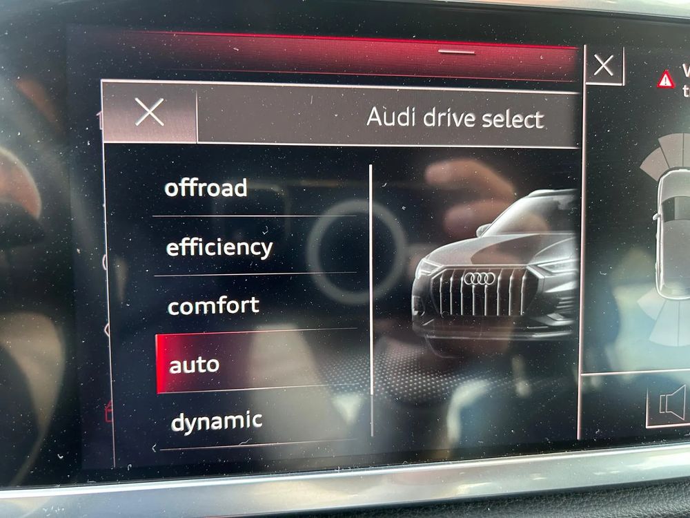 Audi Q3 - foto 18