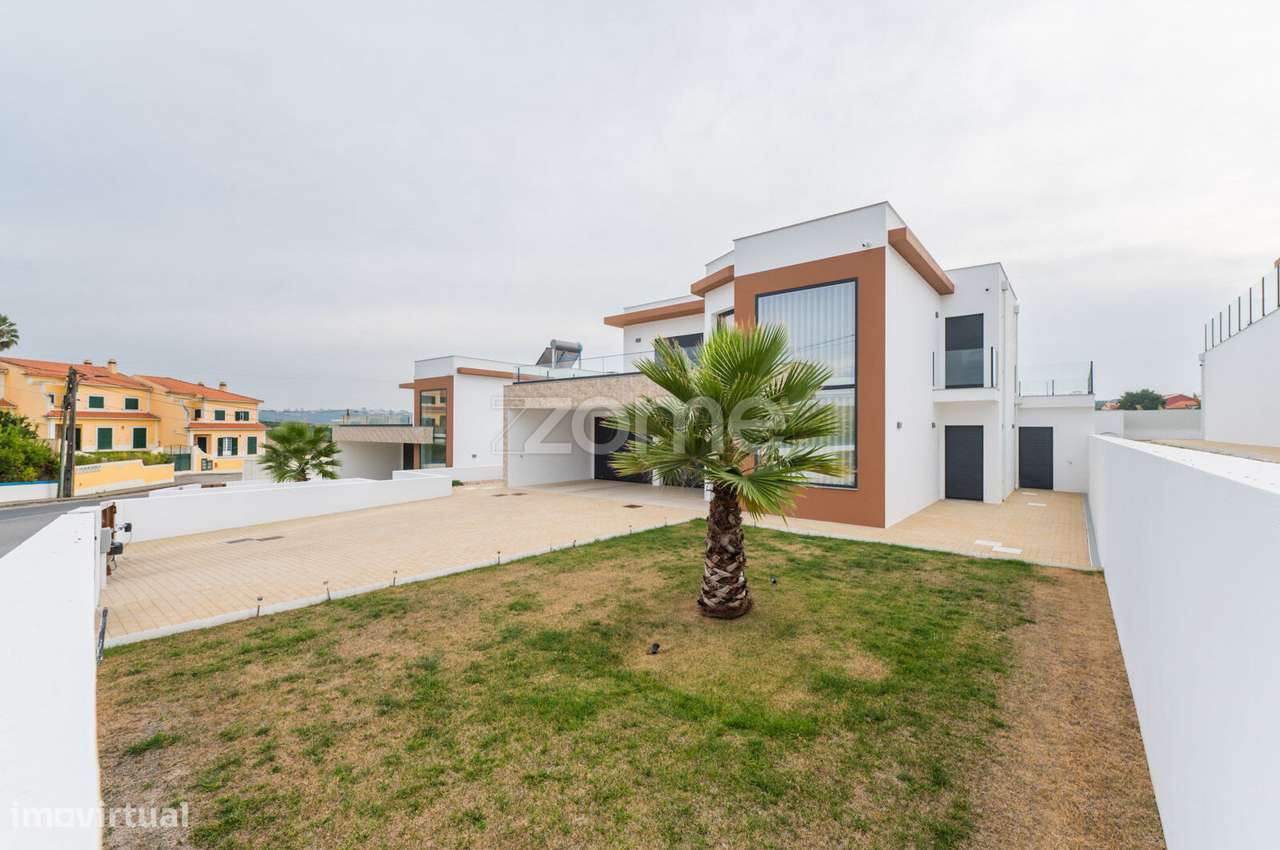 Moradia T4 com psicina-7